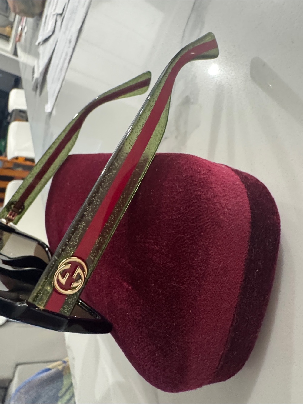 Gucci Women’s Sunglasses with Red and Green Striped Temples and Gold GG